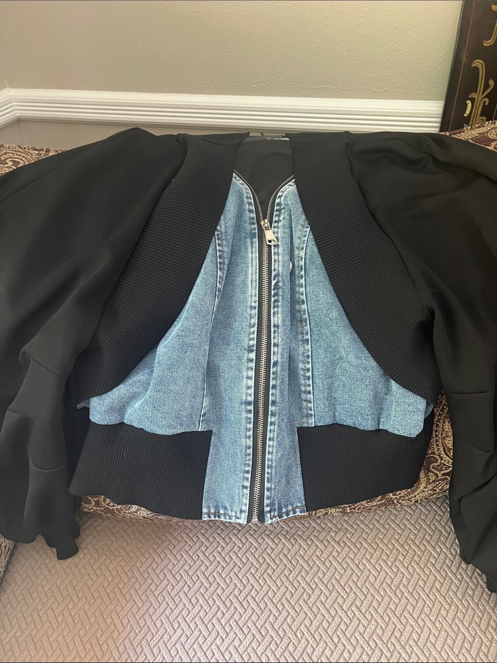 NWOT Denim jacket with black sweat shirt sleeves, size 2X - Picture 4 of 10